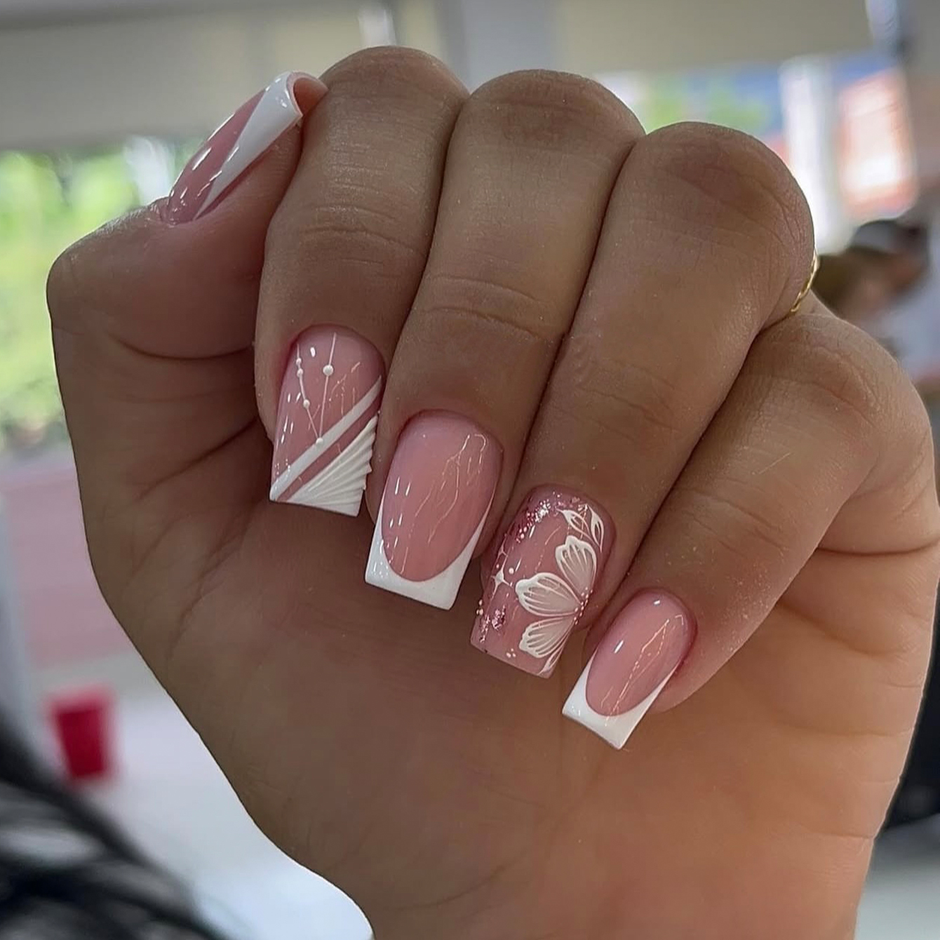 24pcs Upgrade Your Look With W - Glue Stick Pack recensione e prezzo