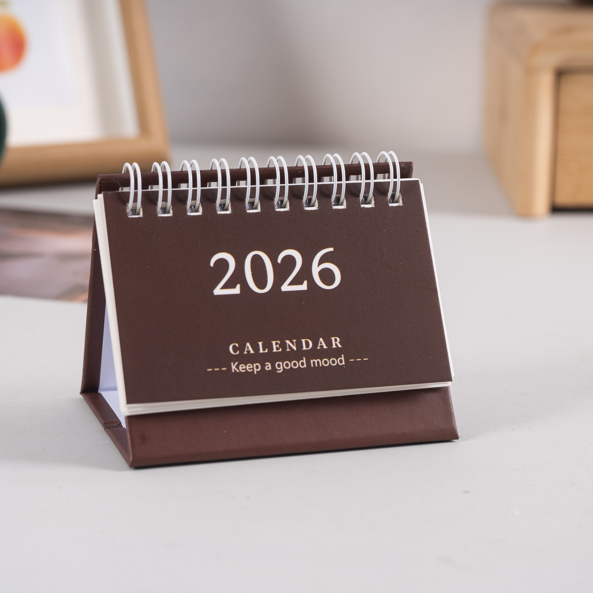 Simple Desk Calendar 2025-2026 - Office Stationery Supply List recensione e prezzo