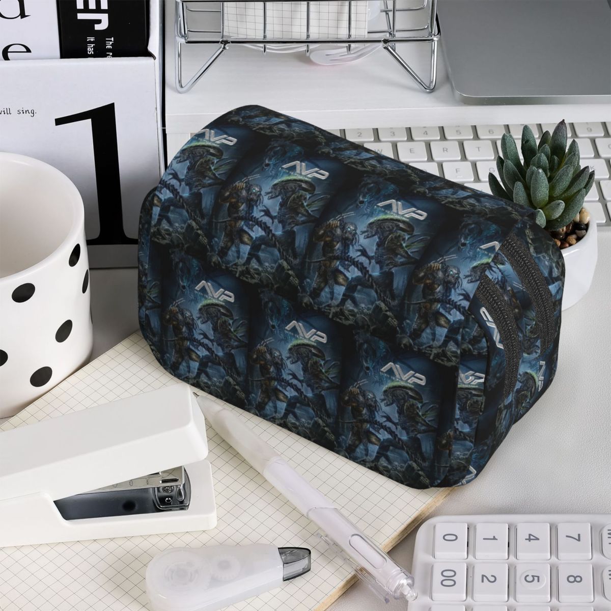 Alien Vs Predator Game Pencil  - Office Supply Vs Stationery recensione e prezzo