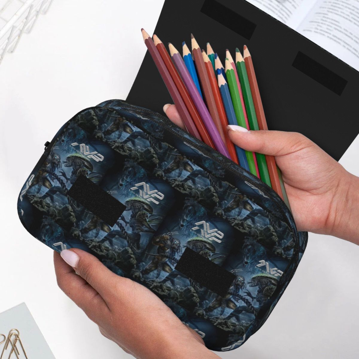 Alien Vs Predator Game Pencil  - Office Supply Vs Stationery recensione e prezzo